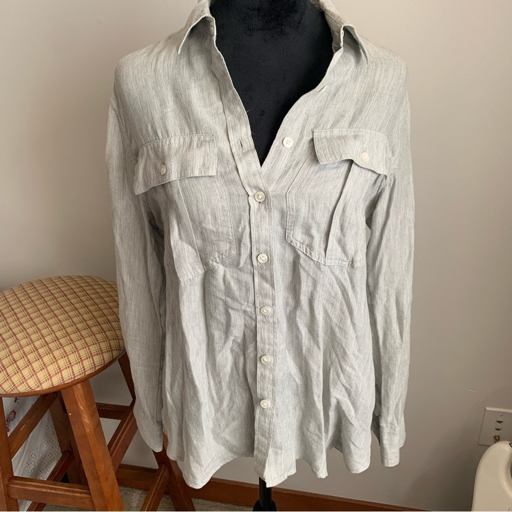 Banana Republic Light Gray Casual Button-Down Shirt